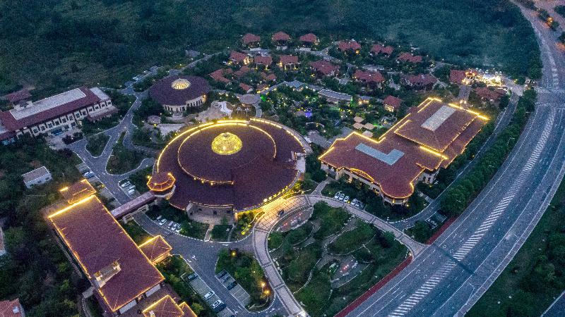 Holiday Inn Dalian Hot Spring image
