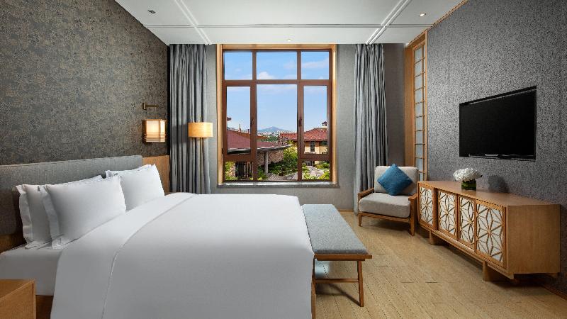 Holiday Inn Dalian Hot Spring image