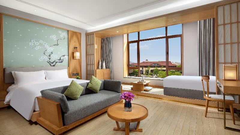 Holiday Inn Dalian Hot Spring image