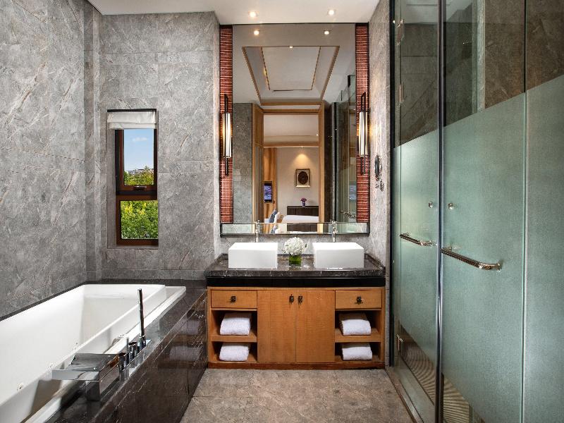 Holiday Inn Dalian Hot Spring image