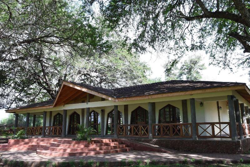 Hunters Lodge image