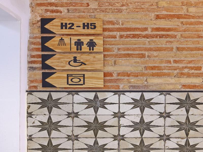 Hola Hostal Collblanc image