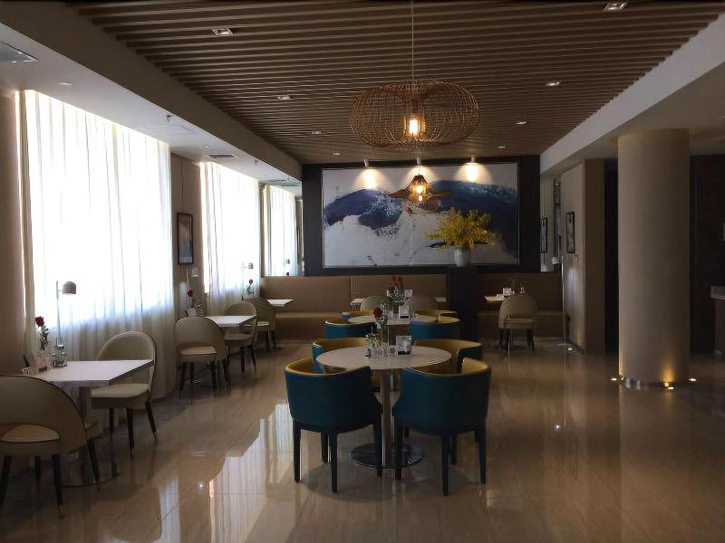 Jinjiang Inn Select Chifeng Railway Station
