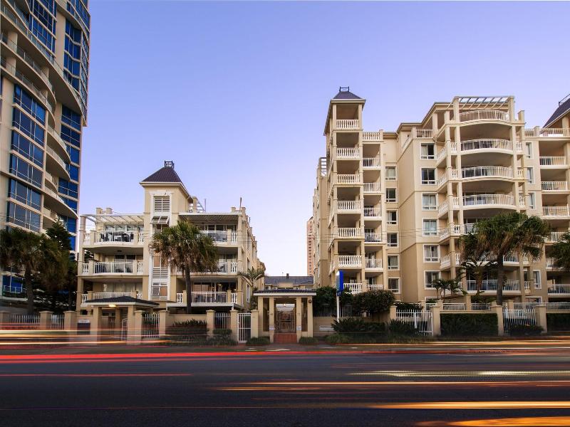 La Grande Apartments image