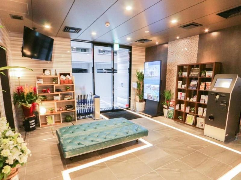 Hotel Livemax Fukuoka Tenjin image