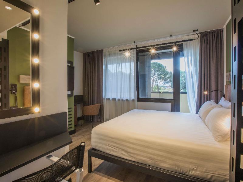 Mercure Roma Cinecittà (New Opening) image