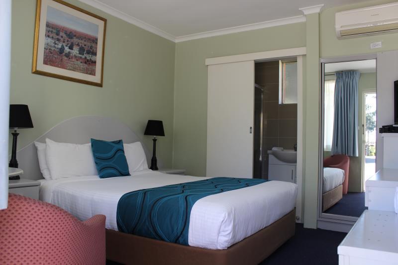 High Mountains Motor Inn image