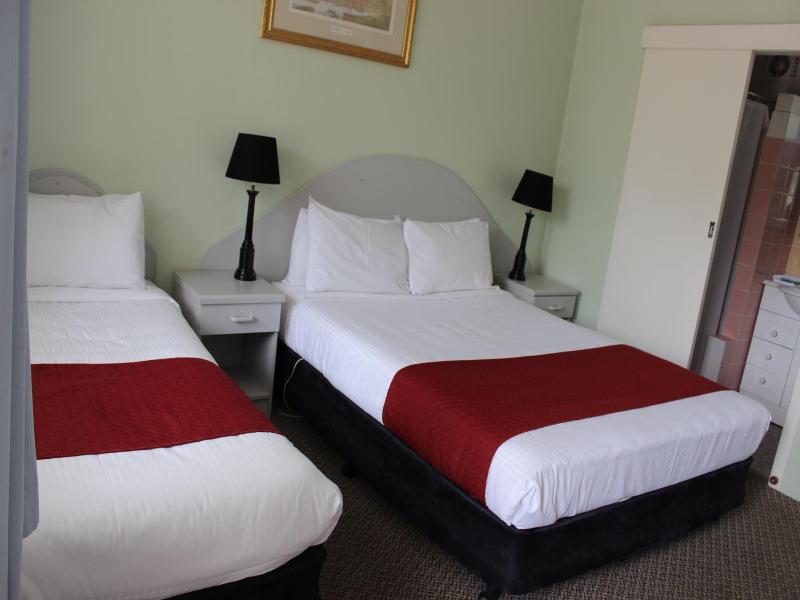 High Mountains Motor Inn image