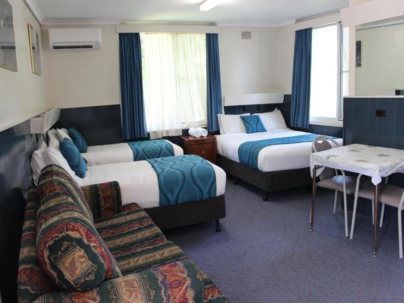 High Mountains Motor Inn image