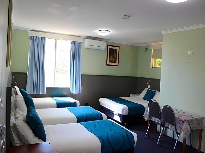 High Mountains Motor Inn image