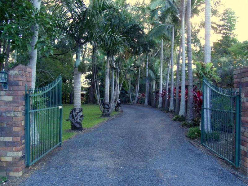 Emerald Tropical Palms B&B