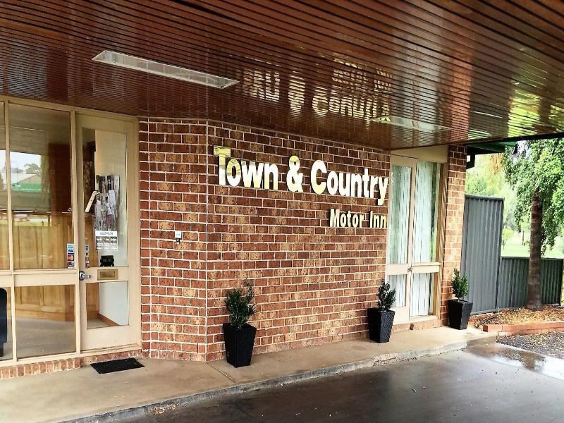 Town And Country Motor Inn Forbes