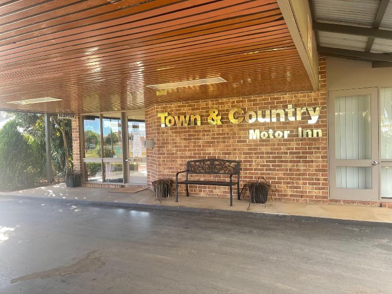 Town And Country Motor Inn Forbes