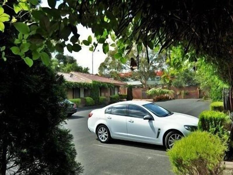 Nunawading Motor Inn image
