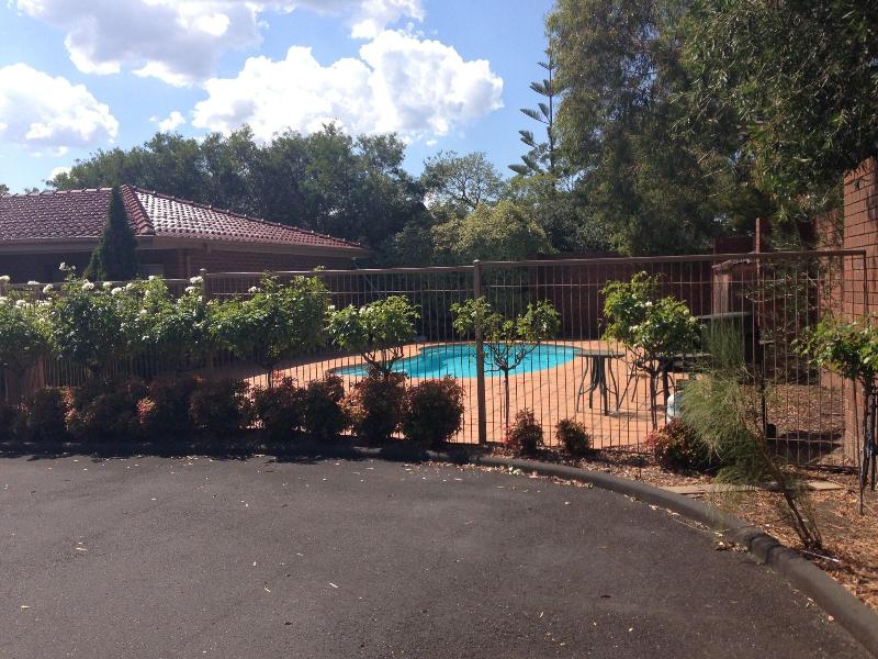 Nunawading Motor Inn image