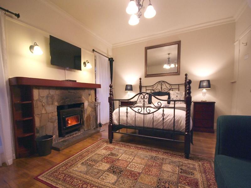 Tudor Cottages image