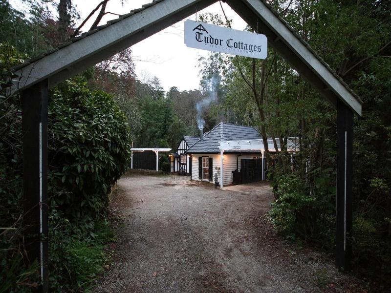 Tudor Cottages image
