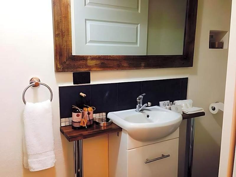 Jones On Wilson Boutique Bed and Breakfast image