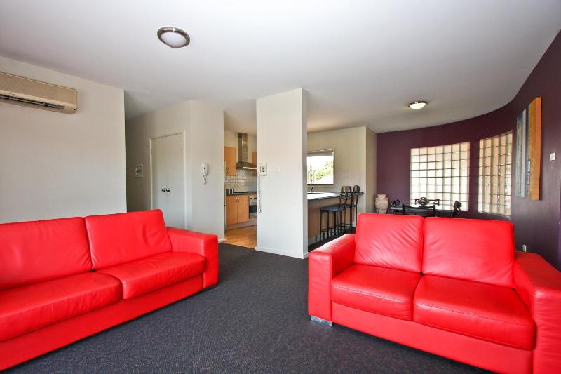 Cosmopolitan Apartments — photo 2