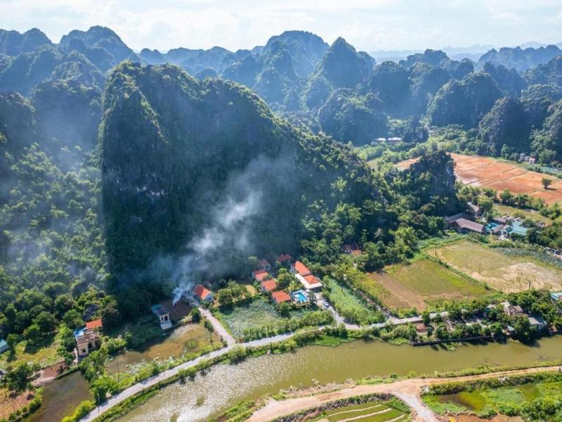 Trang An Retreat image