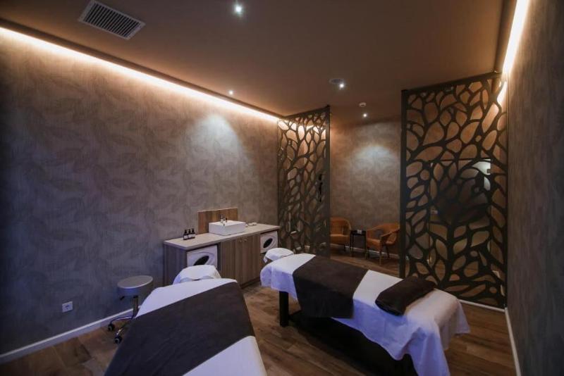 Bacolux Afrodita Resort and Spa image