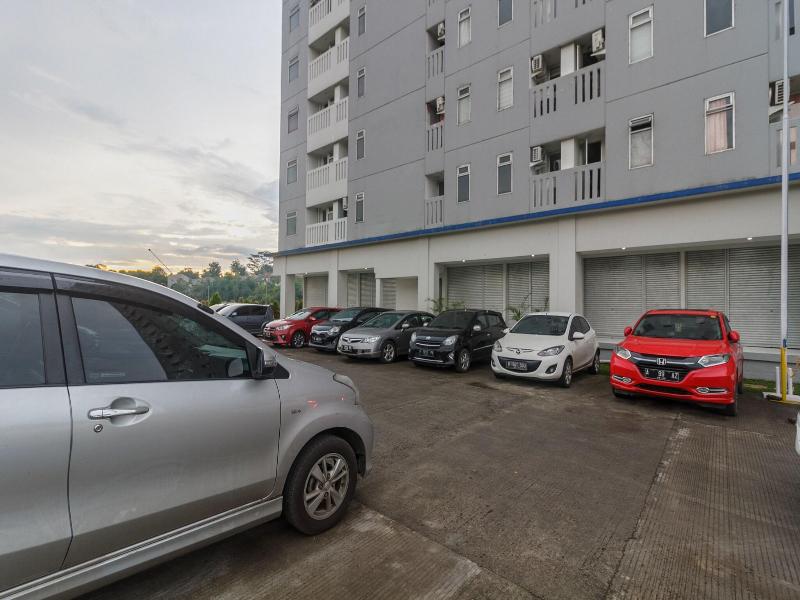 RedDoorz Apartment @ Dramaga Tower image