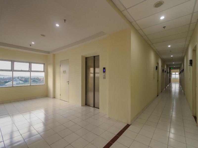 RedDoorz Apartment @ Dramaga Tower image