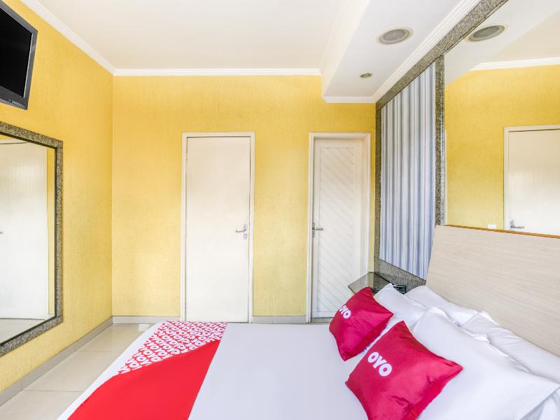 OYO Nobs Hotel image