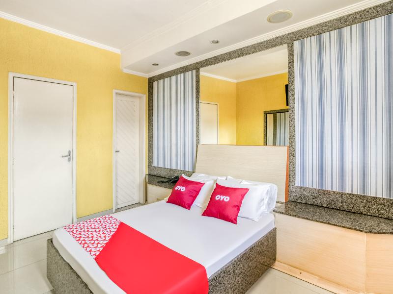 OYO Nobs Hotel image