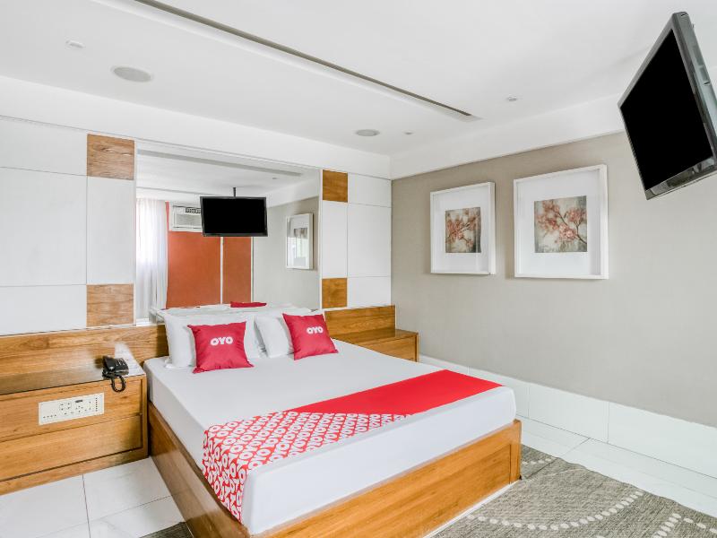 OYO Nobs Hotel image