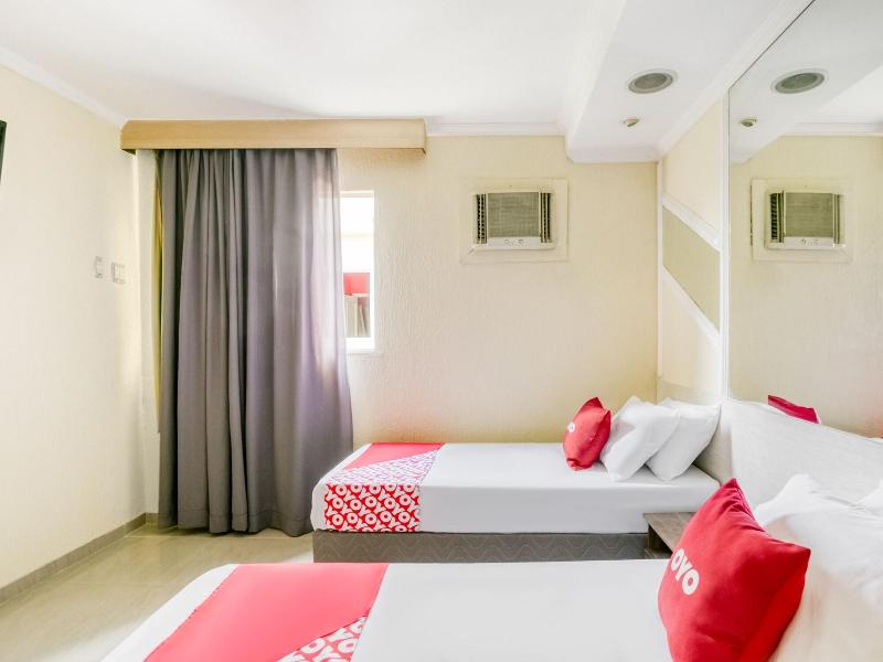 OYO Nobs Hotel image