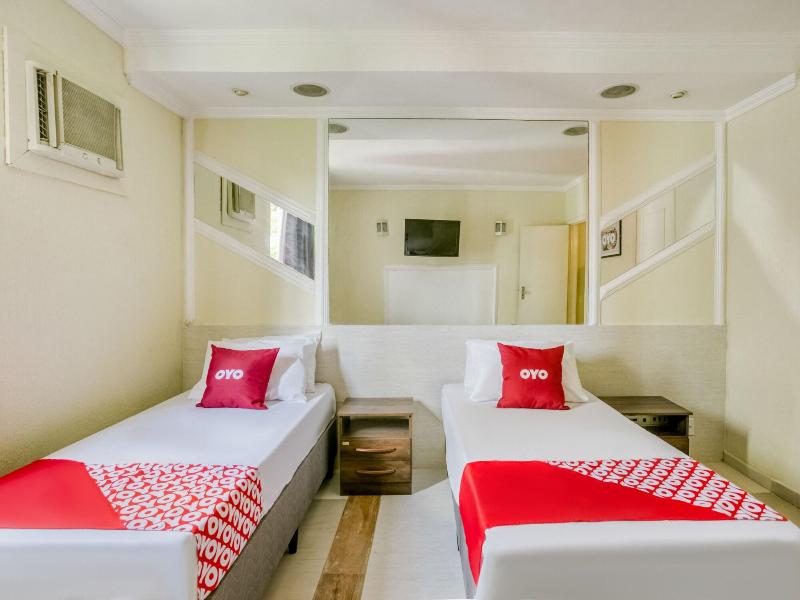 OYO Nobs Hotel image
