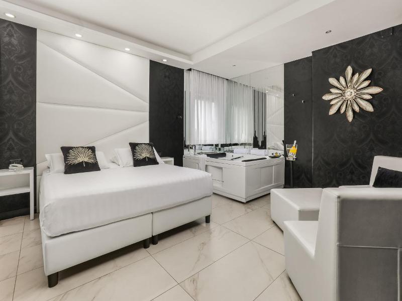 Reggia Suite Spa Hotel image