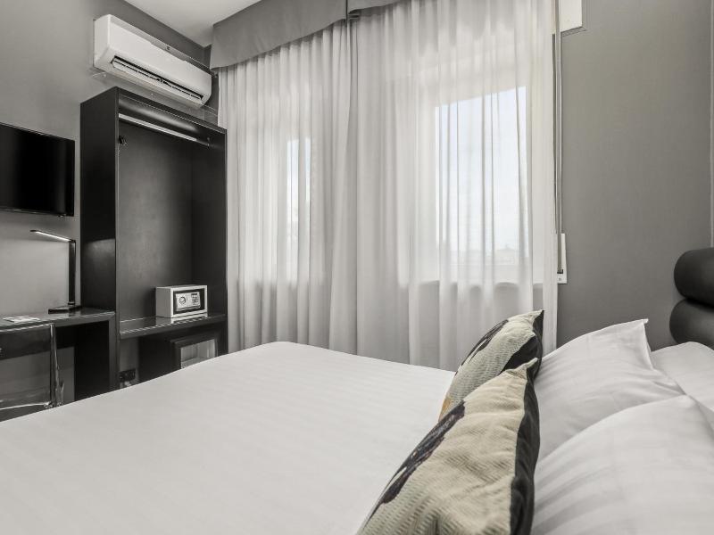 Reggia Suite Spa Hotel image