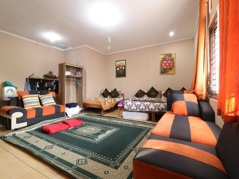 Lembur Incu Syariah Villa by ZUZU image