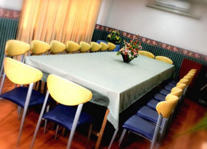 Crown Royale Hotel image