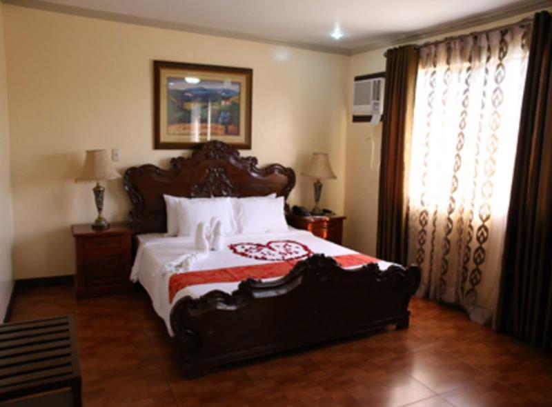 Crown Royale Hotel image