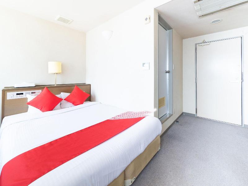 648 Hotel Drake image
