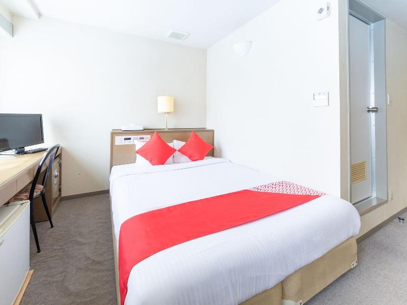 648 Hotel Drake image