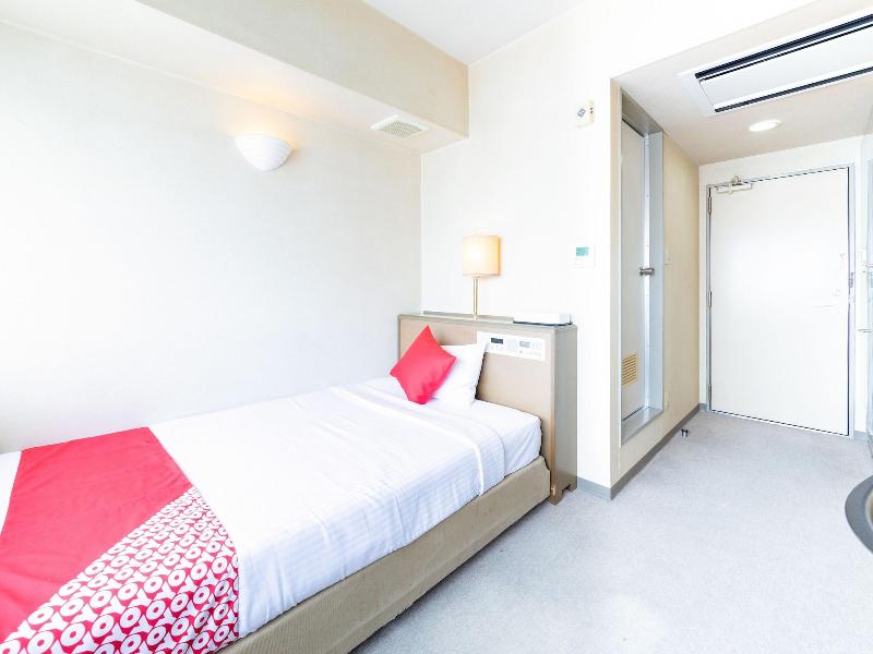 648 Hotel Drake image