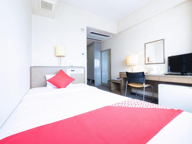 648 Hotel Drake image