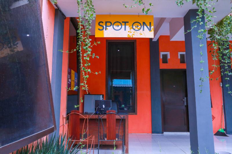 Spot On 2117 Anugerah Family Residence