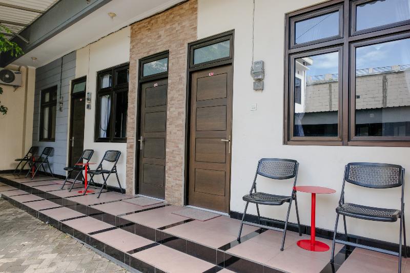Oyo Life 2744 Guest House Qudsi 5