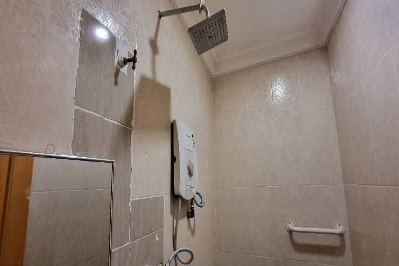 Super OYO 1102 Amani Hotel image
