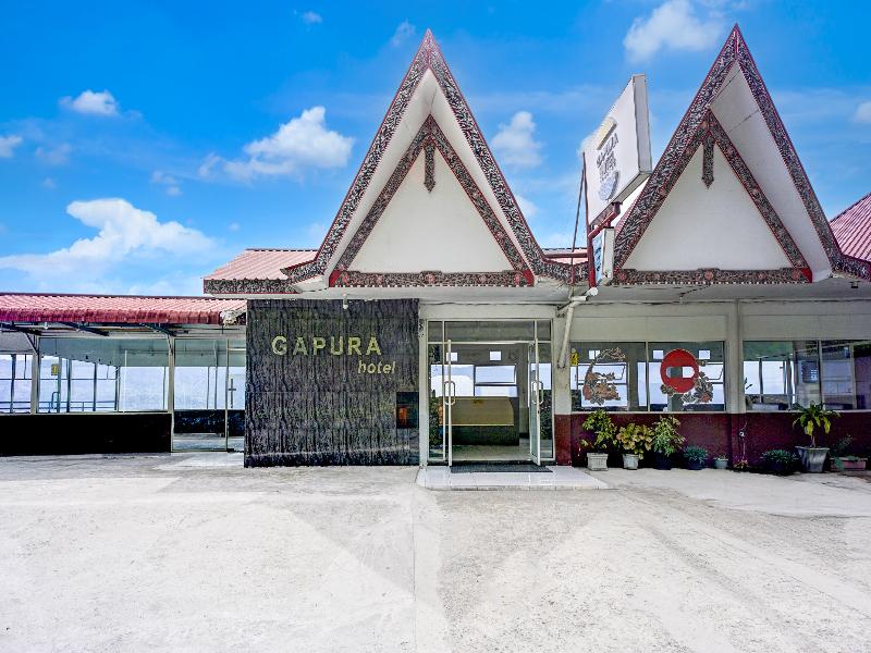 Collection O Gapura Hotel Near Parapat Penatapan D image