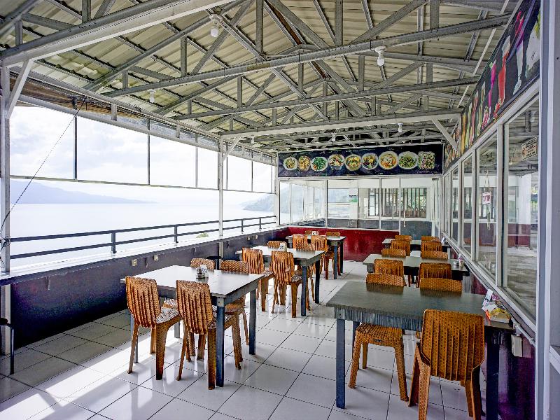 Collection O Gapura Hotel Near Parapat Penatapan D image