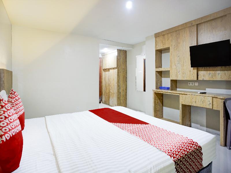 Collection O Gapura Hotel Near Parapat Penatapan D image