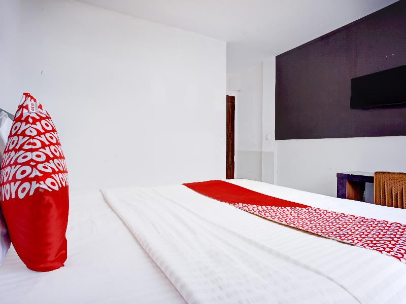 Collection O Gapura Hotel Near Parapat Penatapan D image