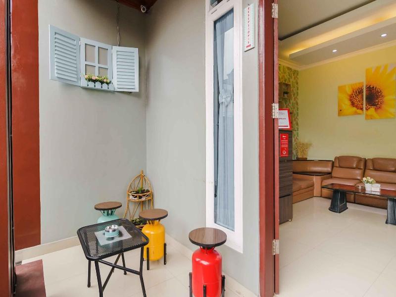 Mande Guesthouse   