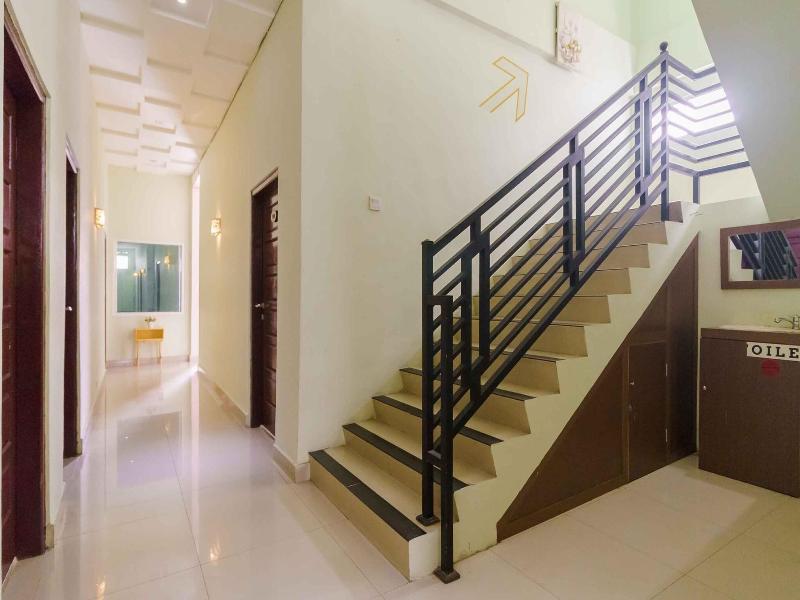 Mande Guesthouse   